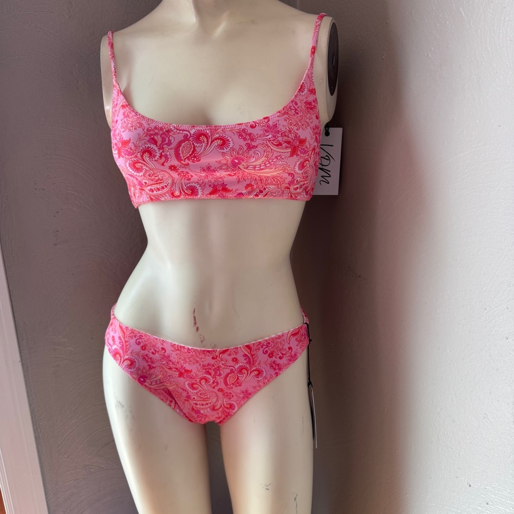 Vdm pink Paisley, bikini size small NWT